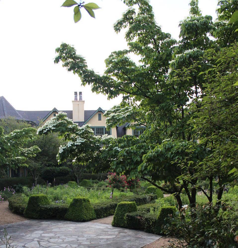 Om Sanctuary Holistic Retreat 호텔 애쉬빌 외부 사진